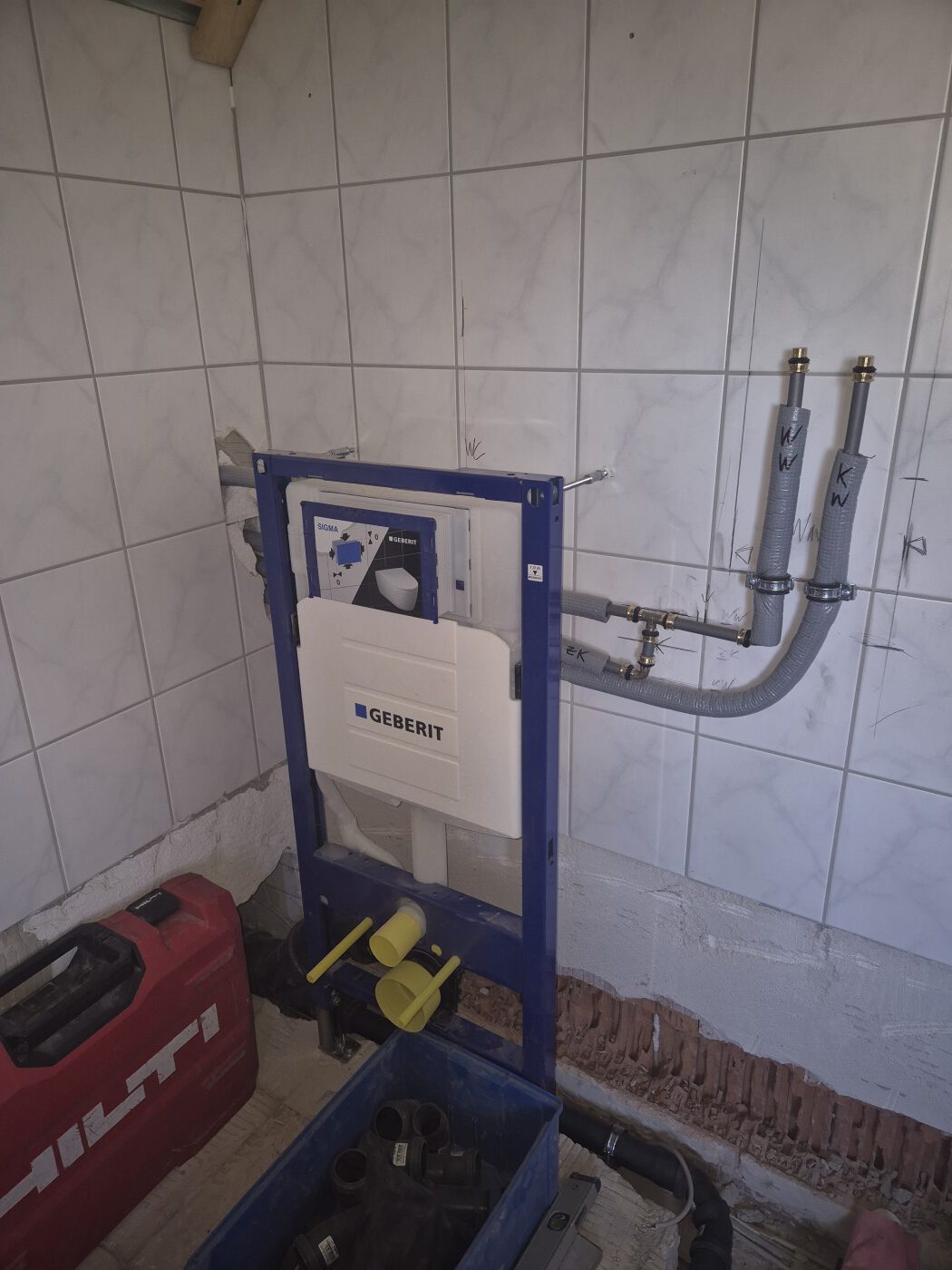 Badezimmer-Bauphase2 WC im Rohbau